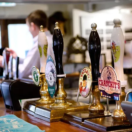 The Boars Head 3* Long Preston